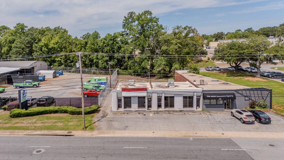 215 N Pleasantburg Dr, Greenville, SC à vendre - Photo de l’immeuble – Image 1 sur 32