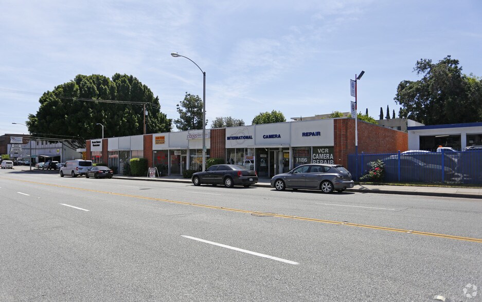 1194-1196 E Walnut St, Pasadena, CA à louer - Photo de l’immeuble – Image 2 sur 24