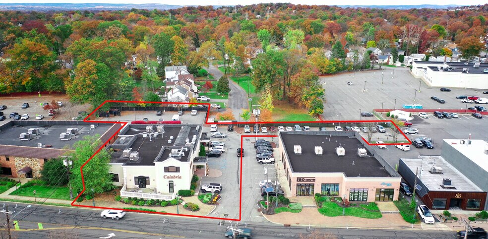 588 S Livingston Ave, Livingston, NJ à vendre - Aérien – Image 1 sur 1