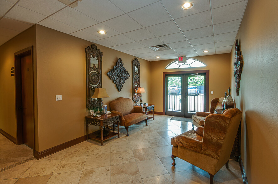 1414 S Friendswood Dr, Friendswood, TX à louer - Photo intérieure – Image 3 sur 5