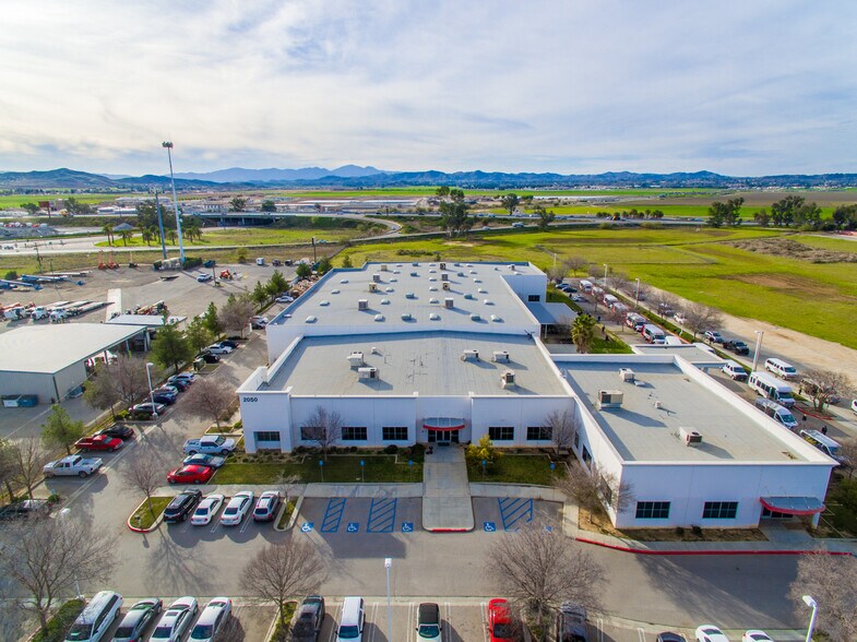 2050 Trumble Rd, Romoland, CA à louer - Photo principale – Image 1 sur 10