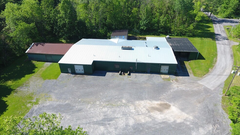 2514 Foundry Pl, Clayville, NY à vendre - Photo principale – Image 1 sur 61