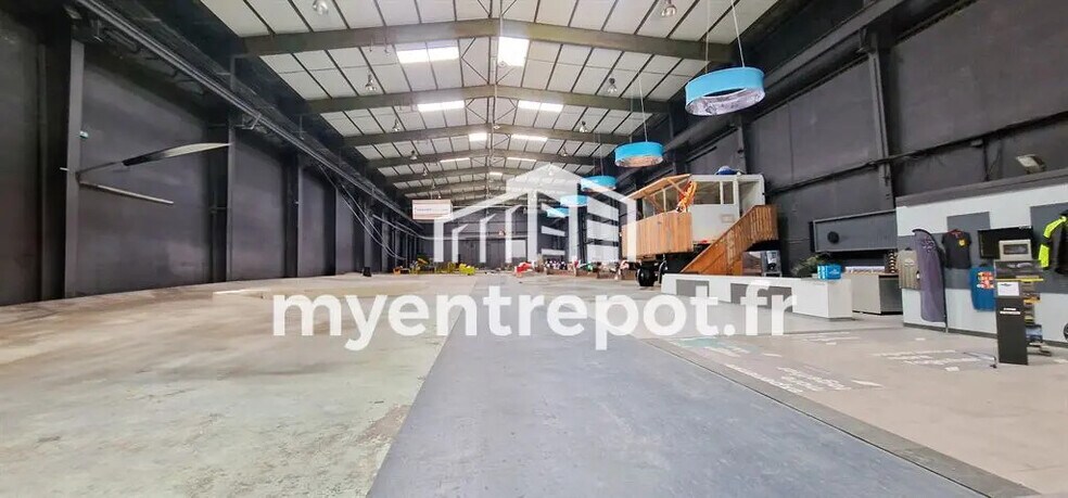 Local d’activités dans Aubagne à louer - Photo intérieure – Image 1 sur 6