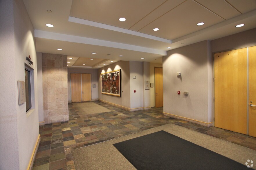 1160 N Town Center Dr, Las Vegas, NV à louer - Photo intérieure – Image 2 sur 11