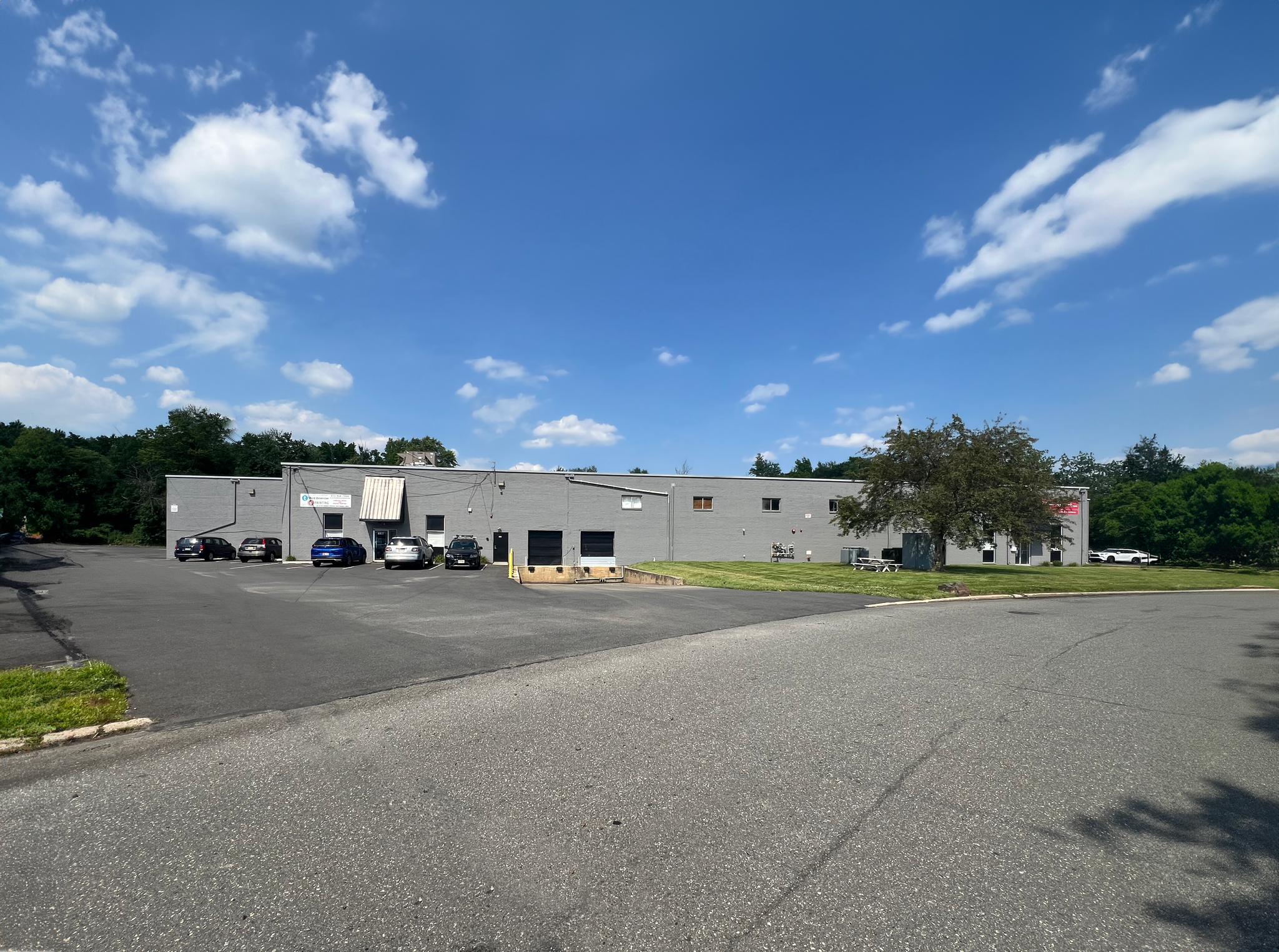 1296 Adams Rd, Bensalem, PA à louer Photo de l’immeuble– Image 1 sur 6