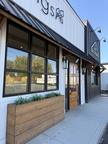 101 W Northstone Pky, Zillah, WA à louer - Photo de l’immeuble – Image 2 sur 15