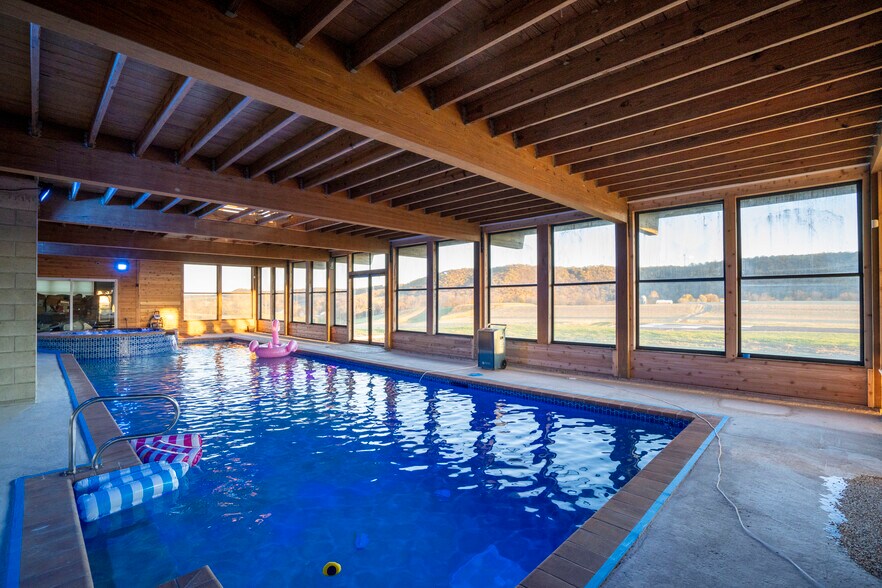600 Airport Dr, Mifflintown, PA à vendre - Photo de l’immeuble – Image 3 sur 65