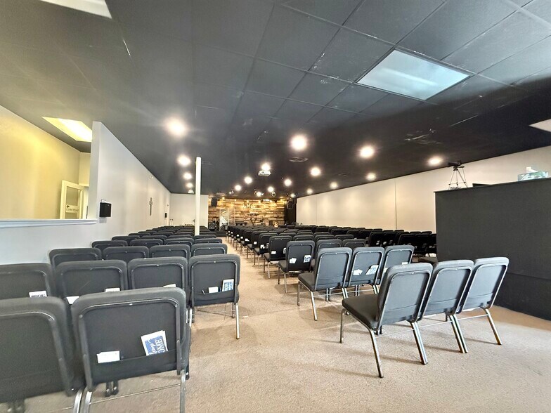 830 W Montrose St, Clermont, FL à louer - Photo de l’immeuble – Image 2 sur 6