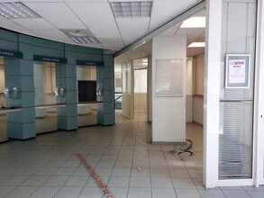 Local commercial dans Aubagne à vendre Photo intérieure– Image 1 sur 4