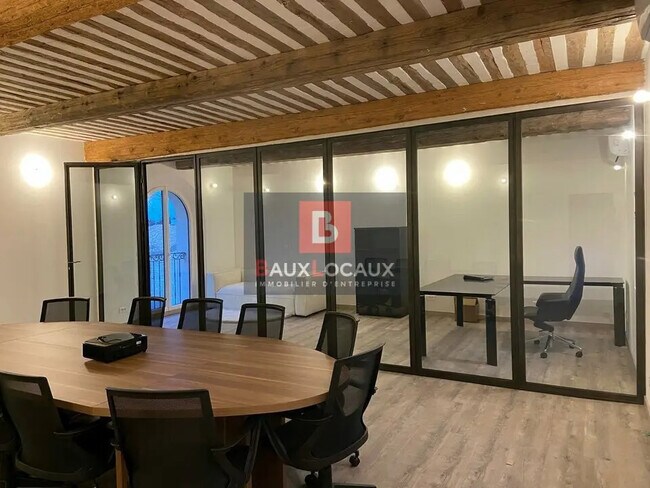 Plus de détails pour Local commercial à louer