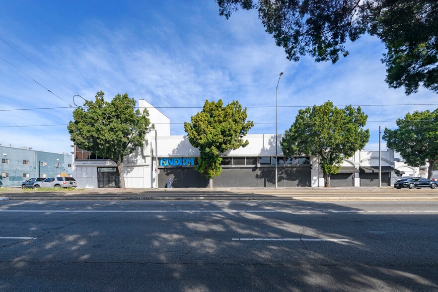 1207 E Washington Blvd, Los Angeles, CA à louer - Photo principale – Image 1 sur 13