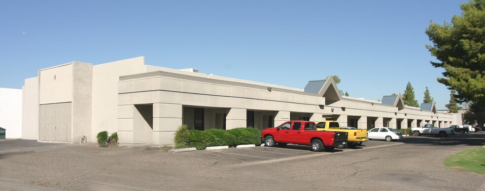 3020-3048 N 33rd Dr, Phoenix, AZ à louer - Photo de l’immeuble – Image 2 sur 7