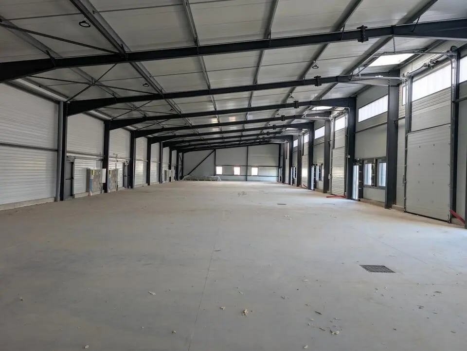 Local d’activités dans PONT-DE-L'ISERE à louer Photo intérieure– Image 1 sur 9