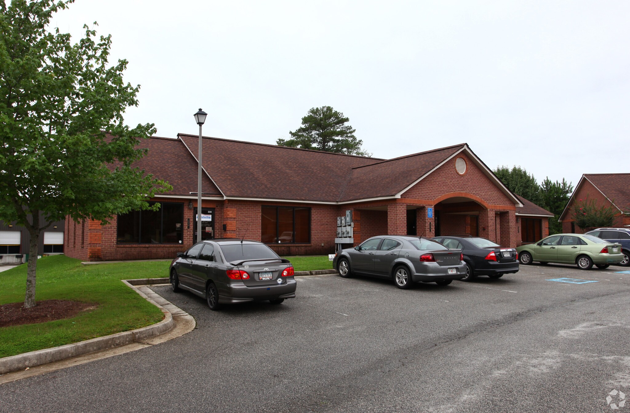 216-220 Willis Dr, Stockbridge, GA à vendre Photo principale– Image 1 sur 12