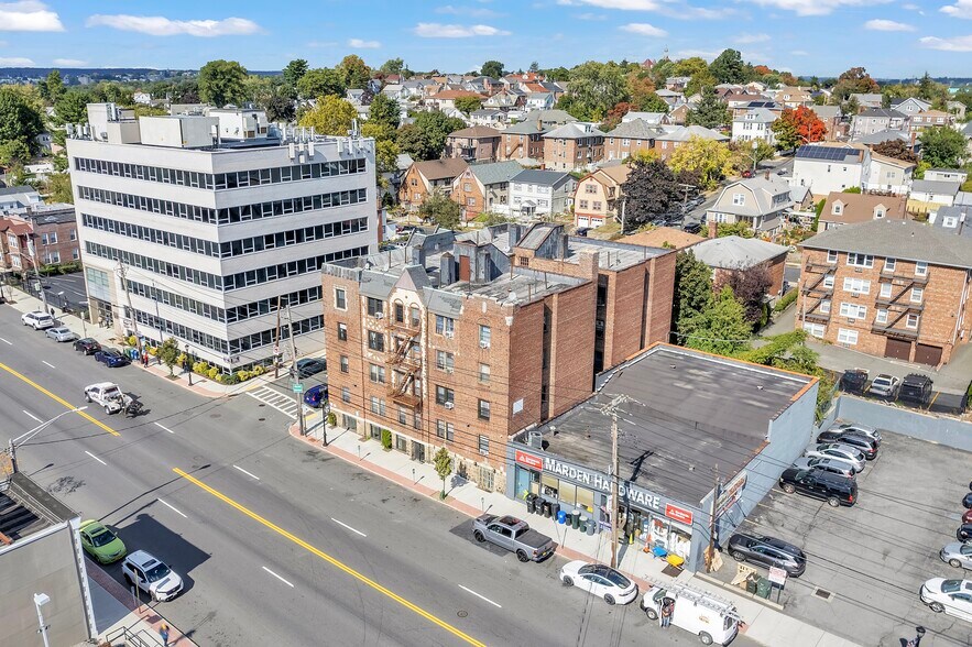 737 Yonkers Ave, Yonkers, NY à vendre - Photo de l’immeuble – Image 3 sur 6