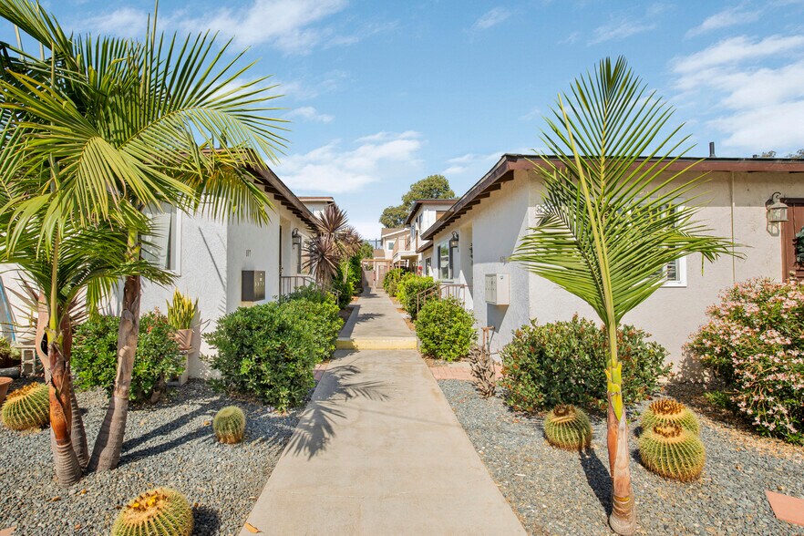 817 Mira Mar Ave, Long Beach, CA à vendre - Photo de l’immeuble – Image 2 sur 18