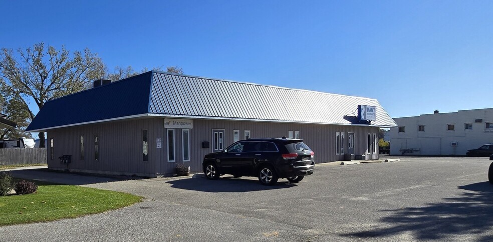 4534 Dowling St, Montague, MI à vendre - Photo de l’immeuble – Image 2 sur 17