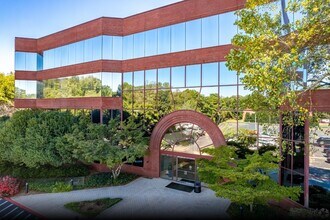 1165 Northchase Pky SE, Marietta, GA à louer Photo de l’immeuble– Image 2 sur 10