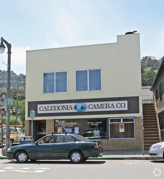 301-303 Caledonia St, Sausalito, CA à louer - Photo de l’immeuble – Image 3 sur 4