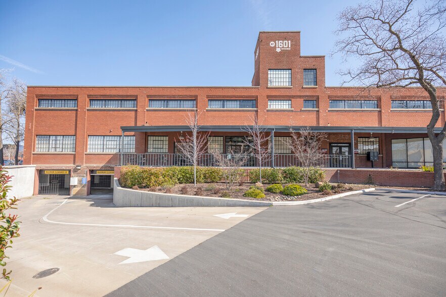 1601-1675 Alhambra Blvd, Sacramento, CA à louer - Photo de l’immeuble – Image 3 sur 20
