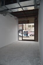 811 Dundas St W, Toronto, ON à louer Photo intérieure– Image 2 sur 5