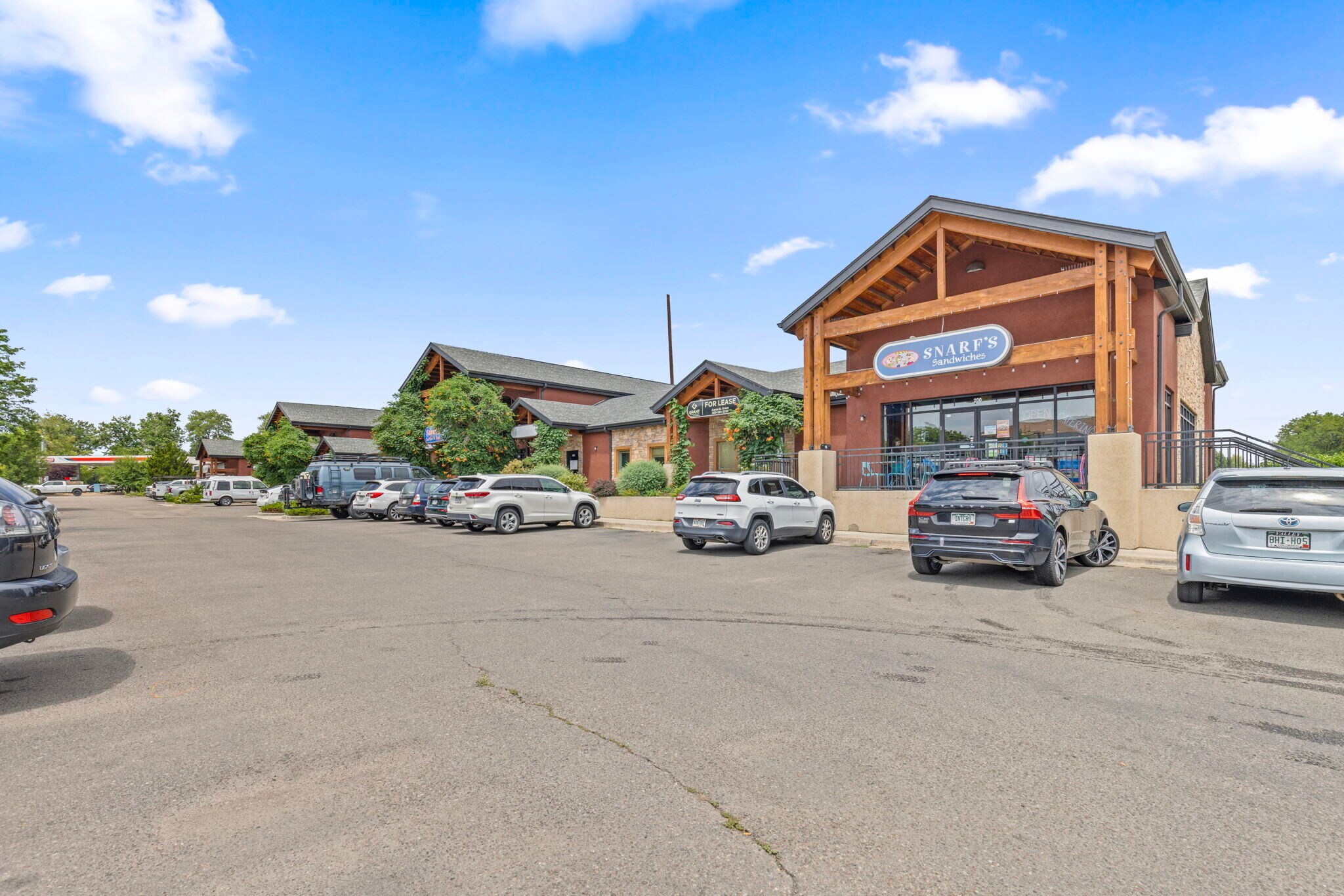 2130 Mountain View Ave, Longmont, CO à louer Photo de l’immeuble– Image 1 sur 8
