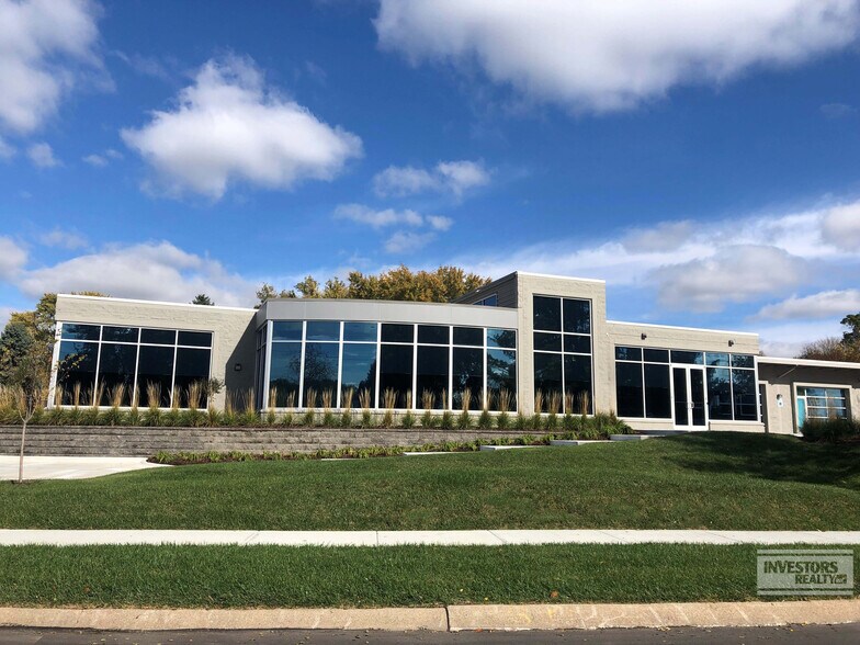 2828 S 87th St, Omaha, NE à louer - Photo principale – Image 1 sur 11