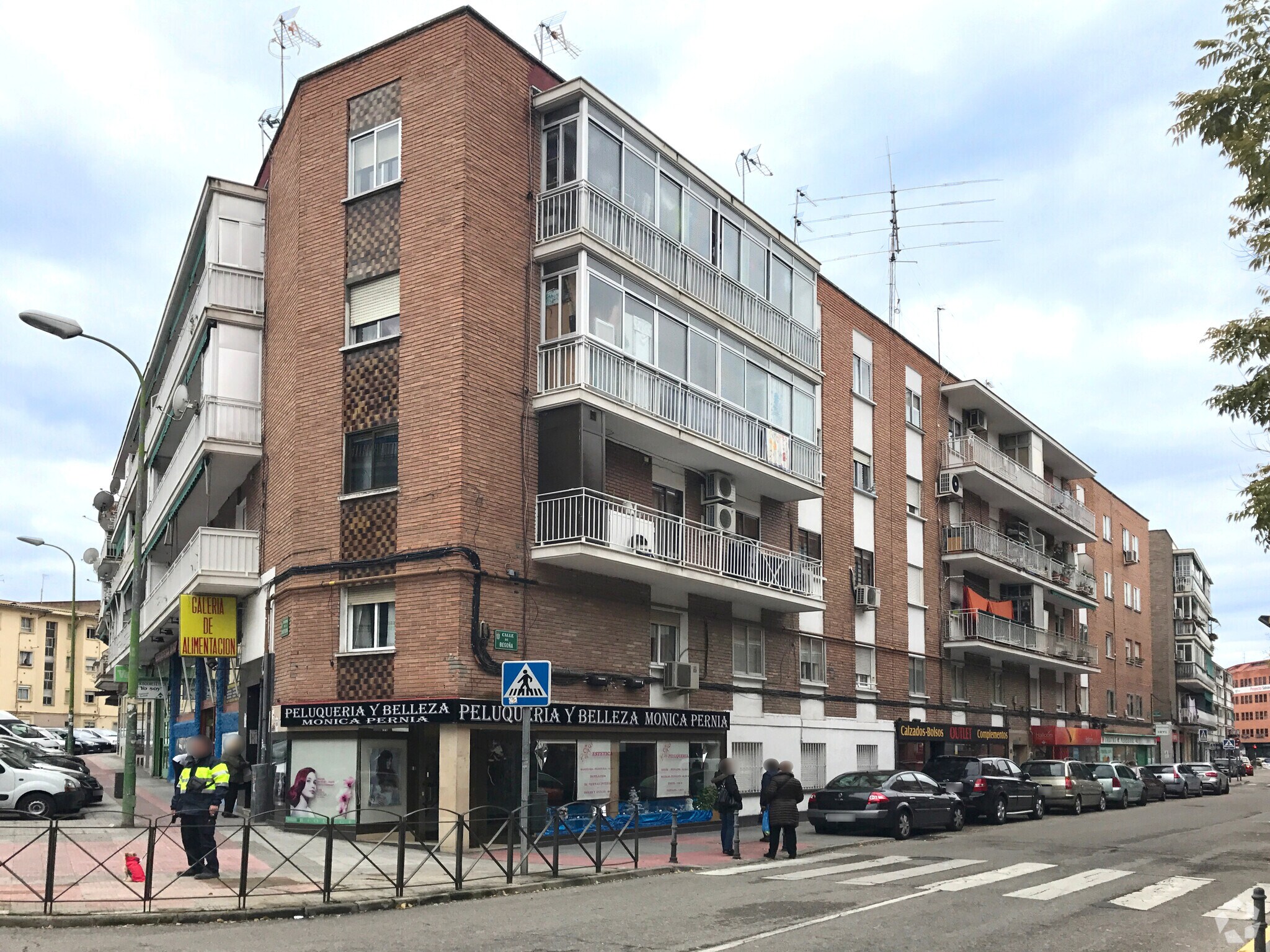 Local commercial dans Coslada, Madrid à louer Photo principale– Image 1 sur 3