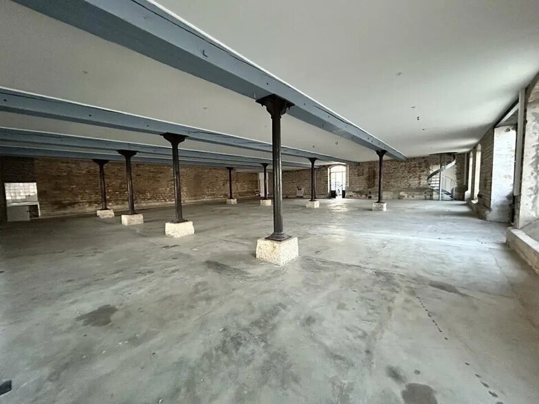 Local d’activités dans Tournus à louer - Photo intérieure – Image 2 sur 6