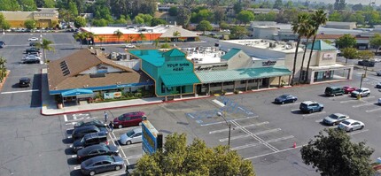 3535-3555 E Foothill Blvd, Pasadena, CA à louer Photo de l’immeuble– Image 1 sur 1