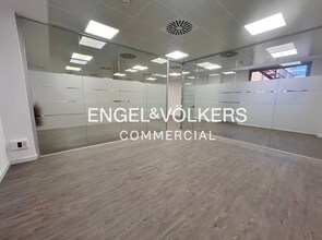 Bureau dans Esplugues de Llobregat, Barcelona à louer Photo intérieure– Image 2 sur 16