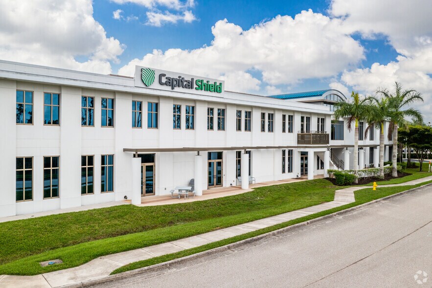 10070 Daniels Interstate Ct, Fort Myers, FL à louer - Photo de l’immeuble – Image 2 sur 13