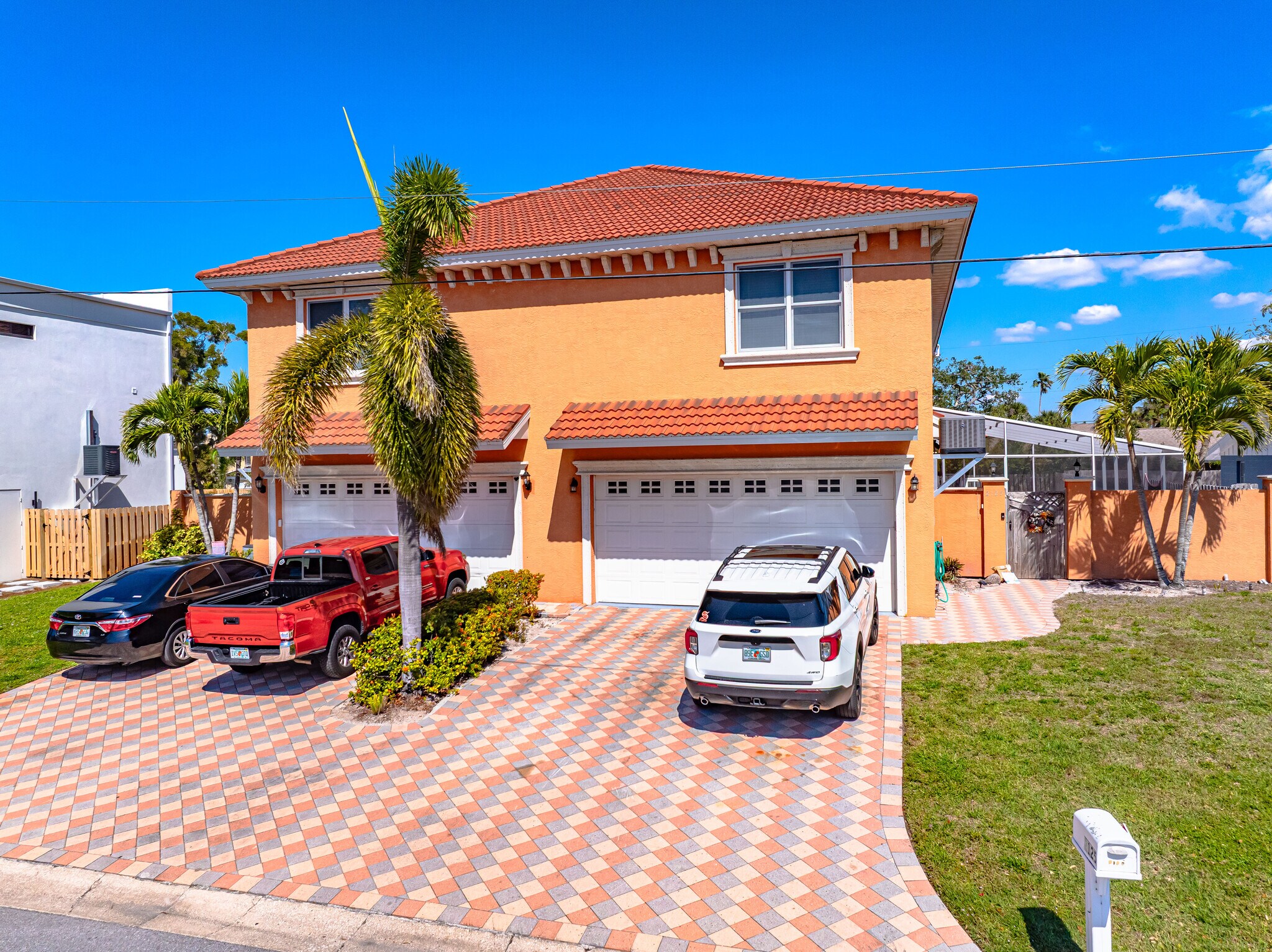 2119- 2125 Montclair Dr, Sarasota, FL à vendre Photo de l’immeuble– Image 1 sur 11
