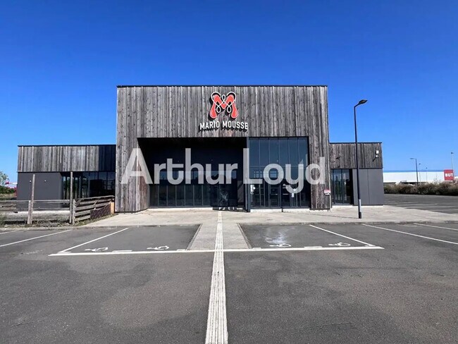Plus de détails pour Local commercial à vendre