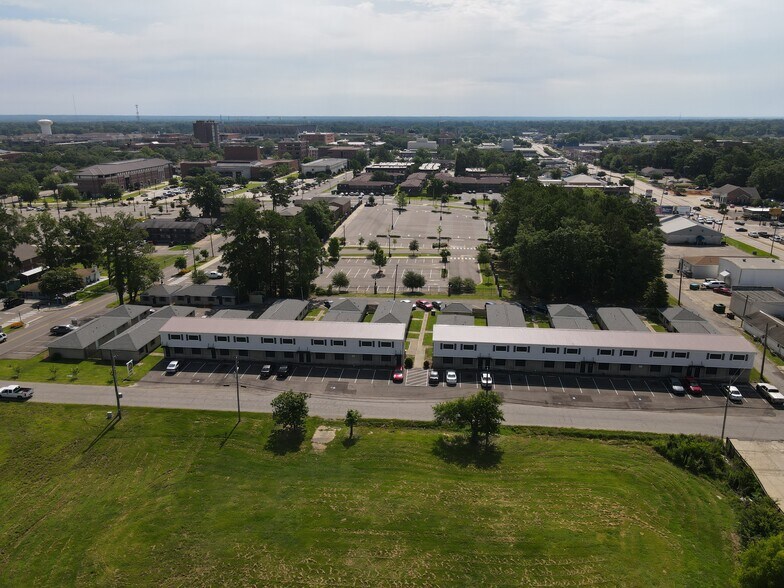 119 N 35th Ave, Hattiesburg, MS à vendre - Photo de l’immeuble – Image 2 sur 22