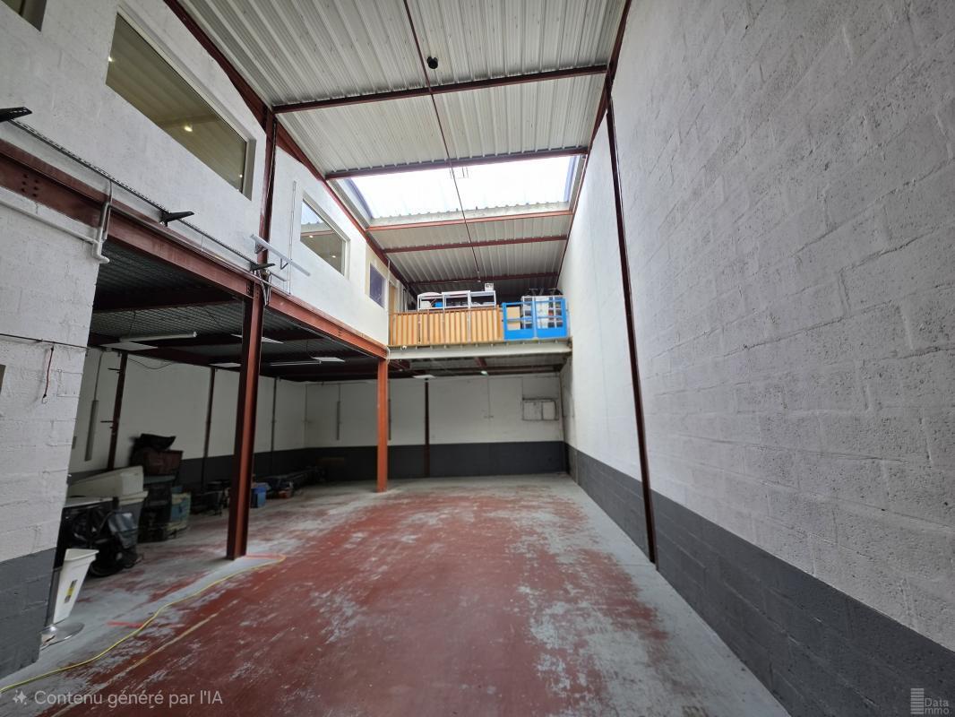Industriel/Logistique dans SAINT-OUEN-L'AUMONE à vendre Photo de l’immeuble– Image 1 sur 11