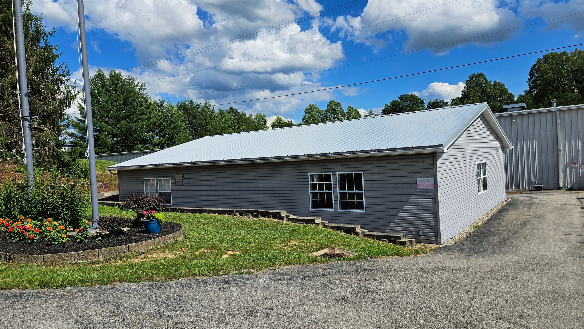 194 Grace St, Culloden, WV à louer Photo de l’immeuble– Image 1 sur 10