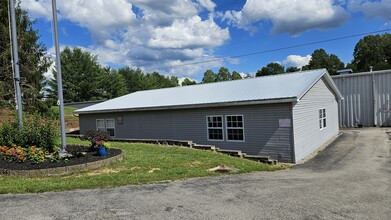 194 Grace St, Culloden, WV à louer Photo de l’immeuble– Image 1 sur 10