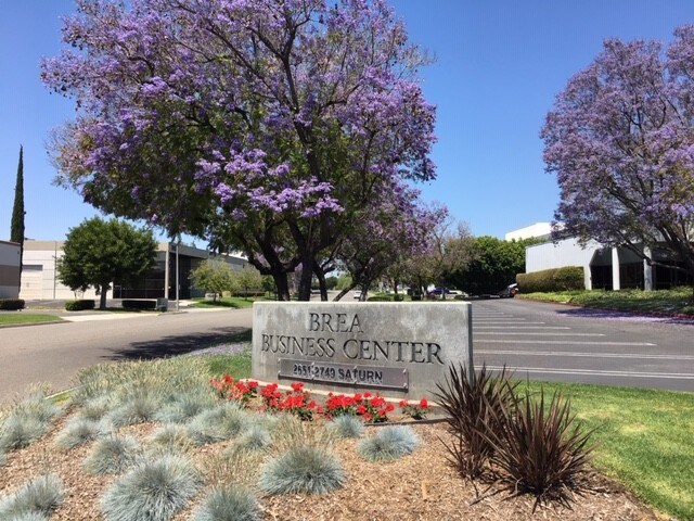 2675 Saturn St, Brea, CA à louer - Photo de l’immeuble – Image 2 sur 4