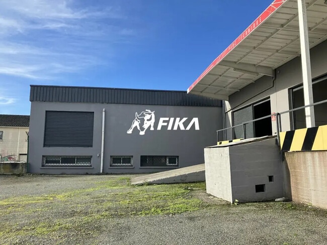 Plus de détails pour Local d'activités à louer