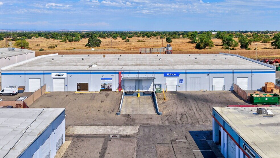 2587 Mercantile Dr, Rancho Cordova, CA à louer - Photo de l’immeuble – Image 2 sur 5