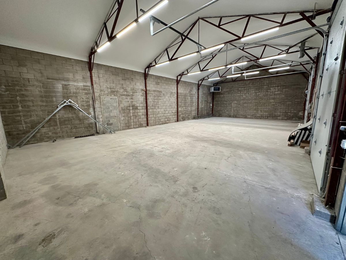 670 Development Dr, Kingston, ON à louer Photo intérieure– Image 1 sur 3