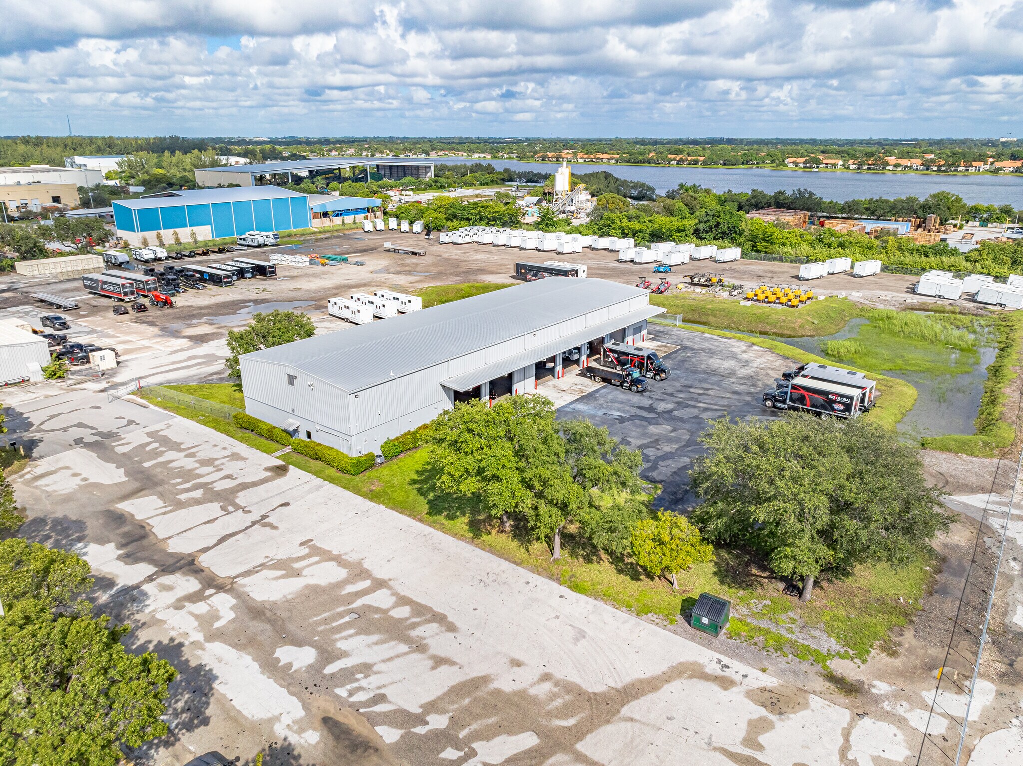 2501 Wiles Rd, Deerfield Beach, FL à louer Photo intérieure– Image 1 sur 6