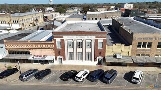 Plus de détails pour 207 W Grand Ave, Yoakum, TX - Local d’activités à vendre