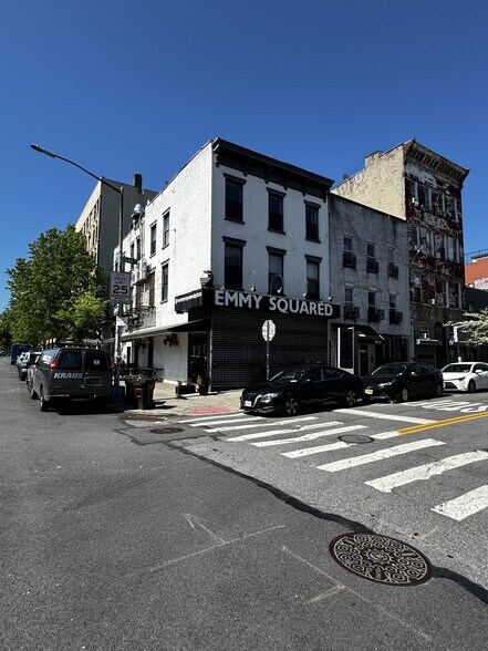364 Grand St, Brooklyn, NY à vendre - Photo principale – Image 1 sur 1
