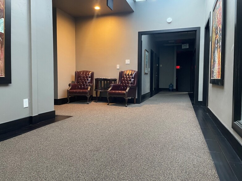 7940 California Ave, Fair Oaks, CA à louer - Photo intérieure – Image 2 sur 5