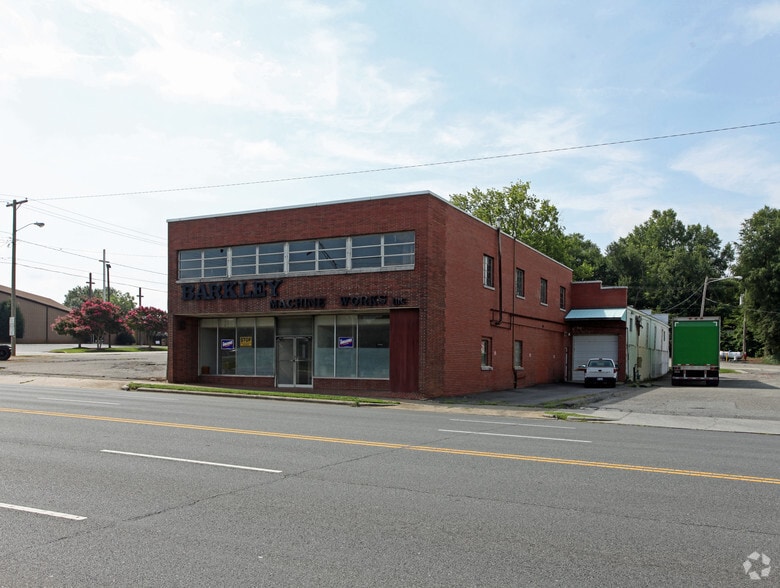 823 E Franklin Blvd, Gastonia, NC à vendre - Photo principale – Image 1 sur 23