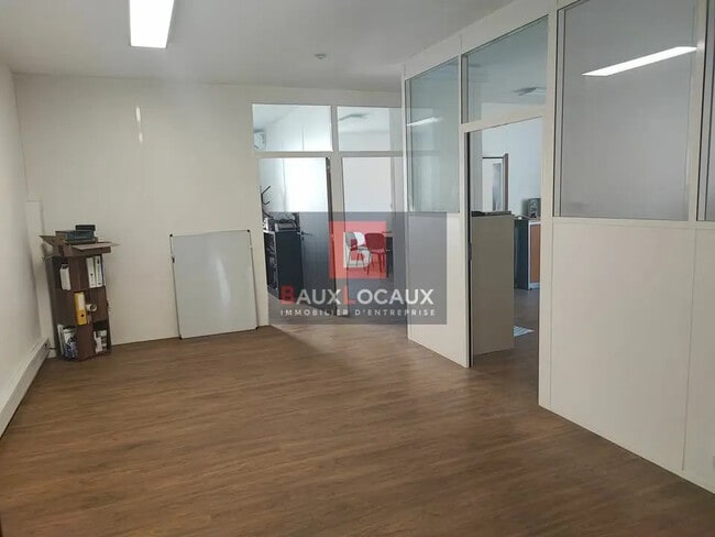 Plus de détails pour 246 Boulevard Ledru Rollin, Salon-de-Provence - Bureau à louer