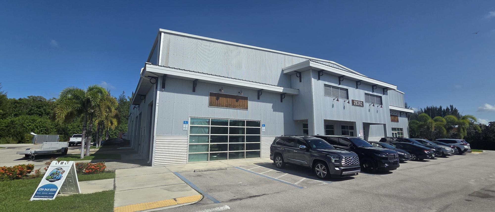 28282 Industrial Rd, Bonita Springs, FL à louer Photo de l’immeuble– Image 1 sur 7