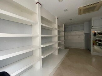 Plus de détails pour Local commercial à louer